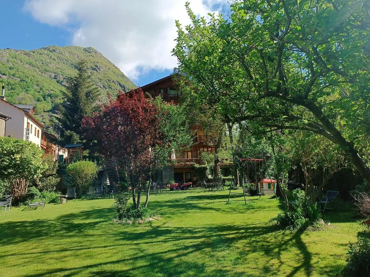 Hotel Estanys Blaus Tavascan