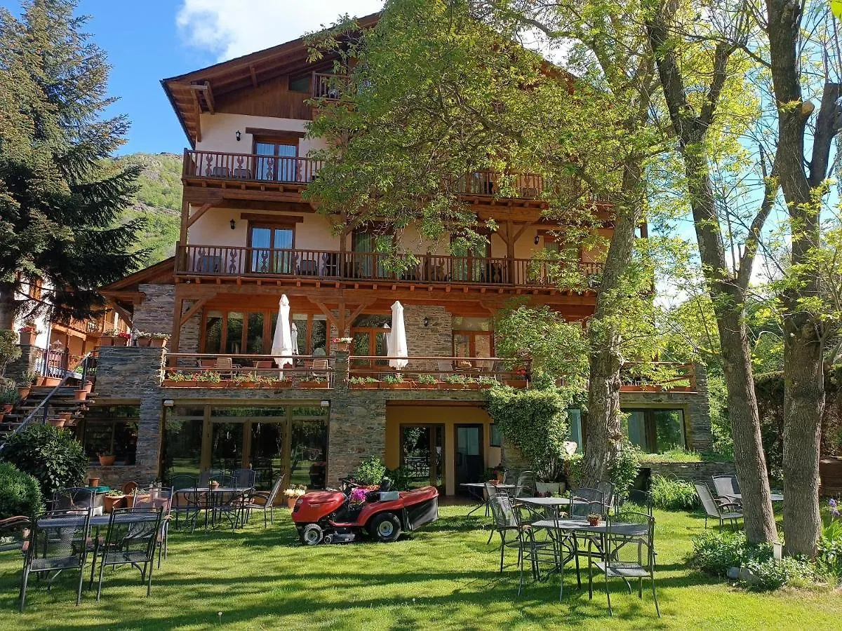 Hotel Estanys Blaus Tavascan 3*,