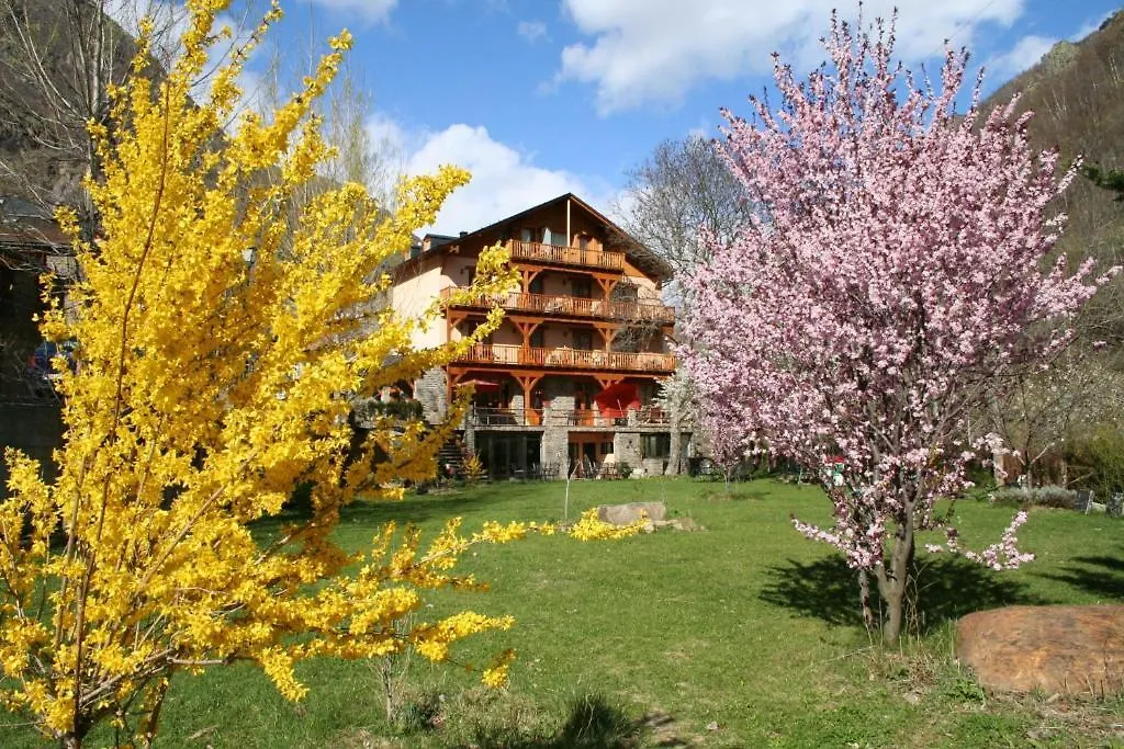 Hotel Estanys Blaus Tavascan Spain