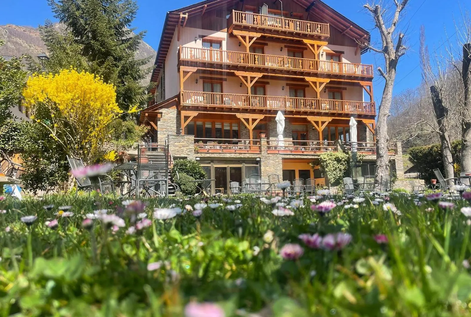 Hotel Estanys Blaus Tavascan