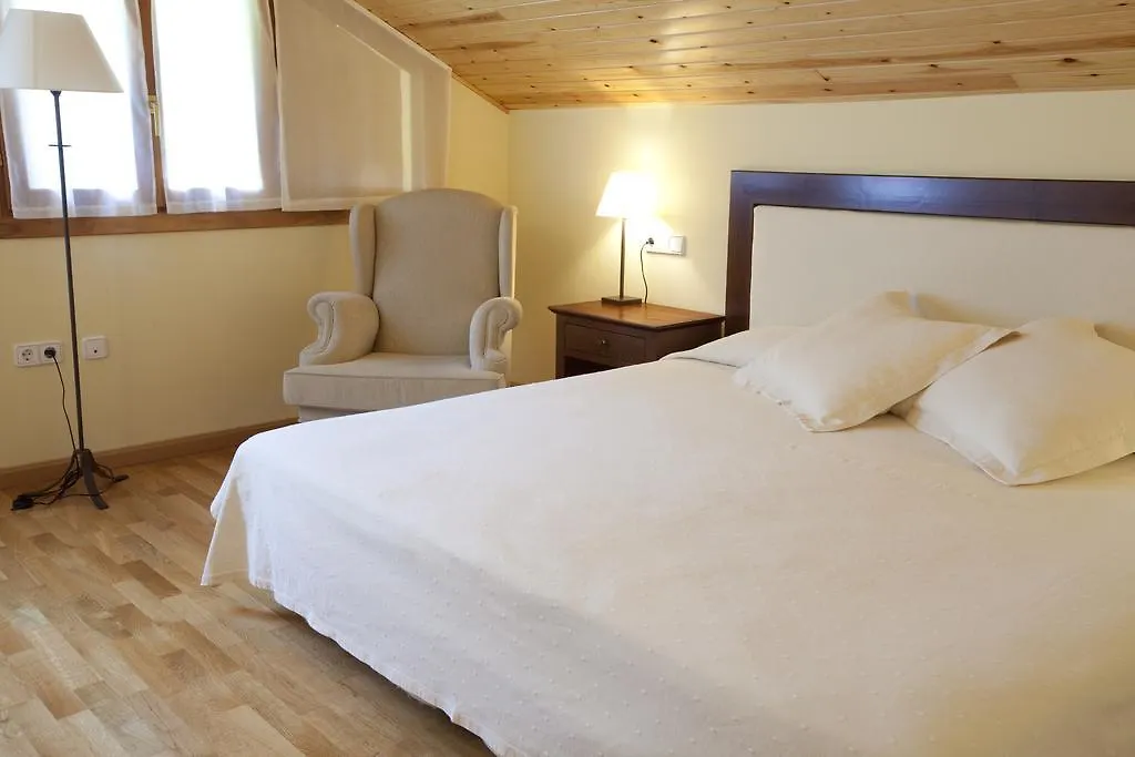 Hotel Estanys Blaus Tavascan 3*,