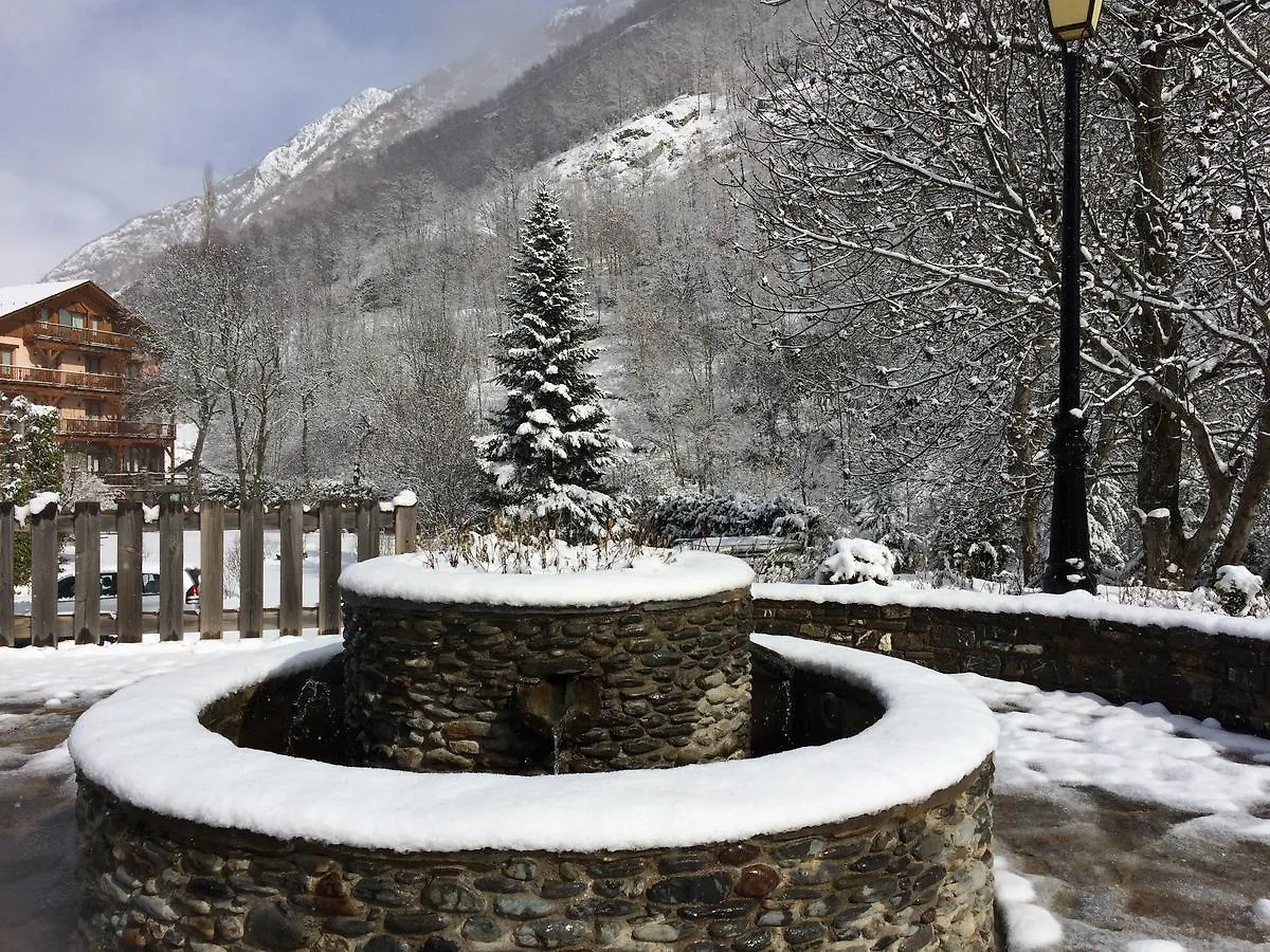 Hotel Estanys Blaus Tavascan