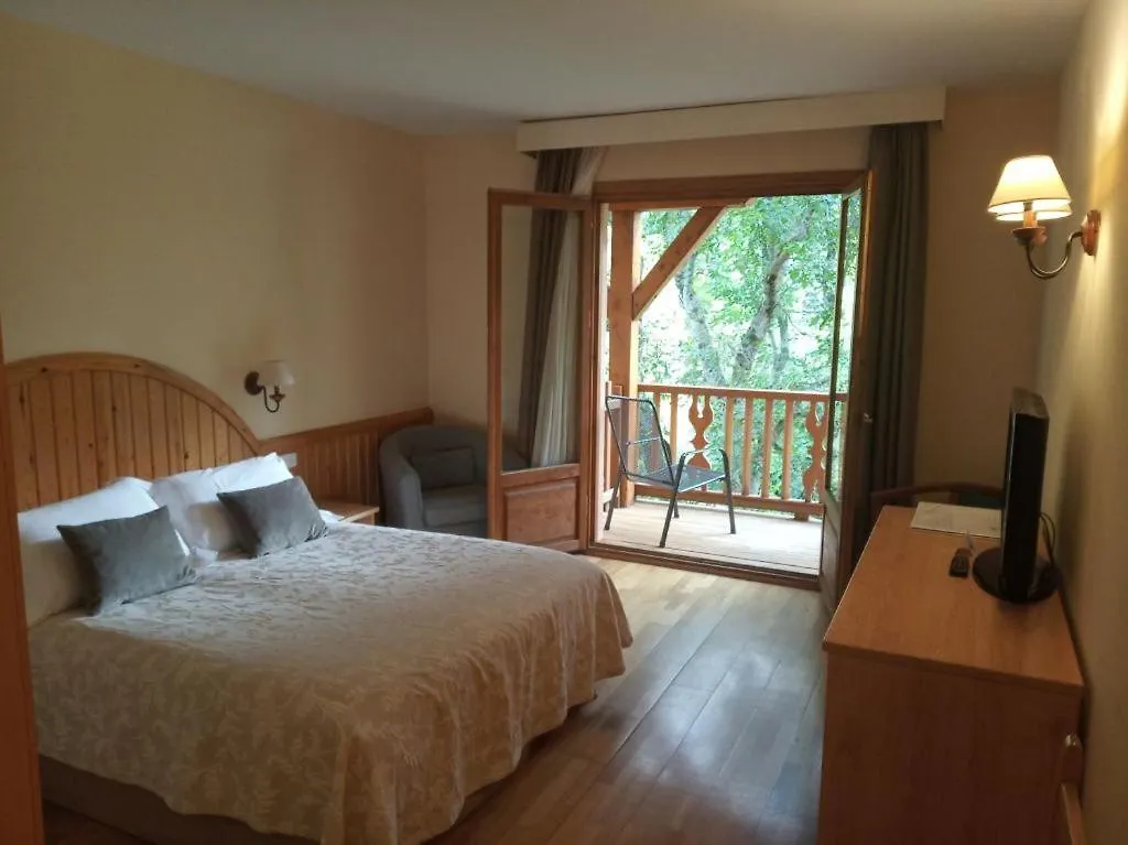 Hotel Estanys Blaus Tavascan
